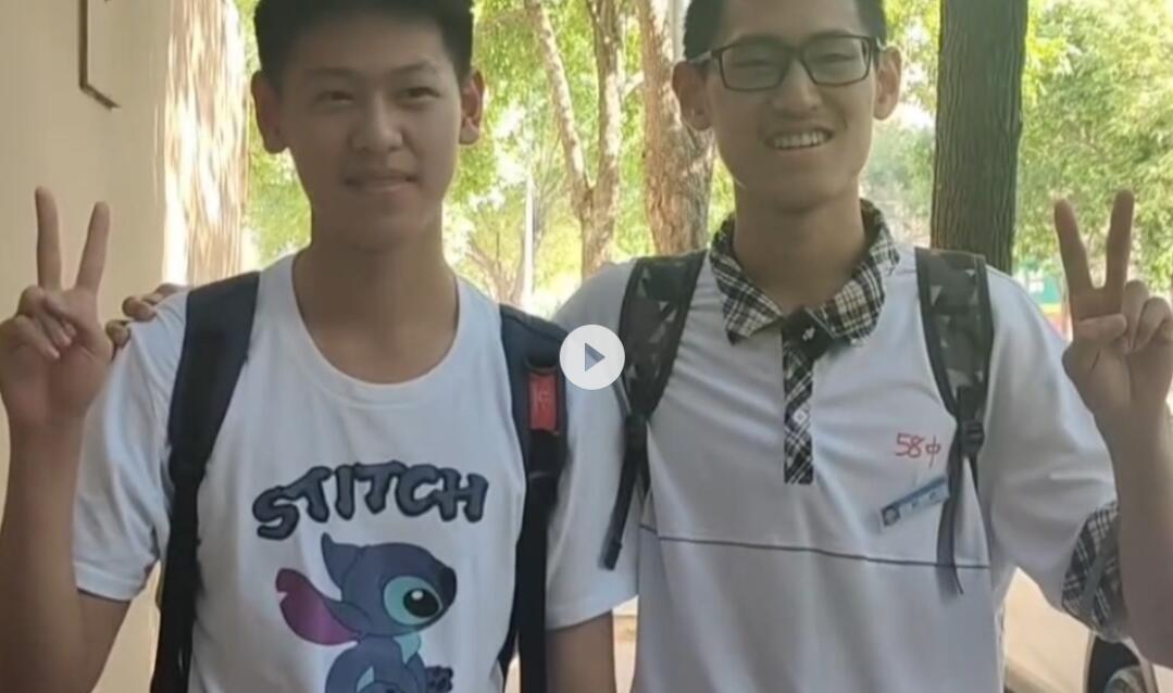我考了696分我同桌考了703分图片 我考了696分我同桌考了703分图片